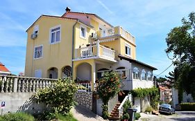 Apartments And Rooms With Parking Space Lopar, Rab - 19238